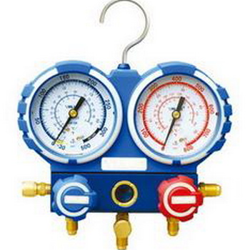 Коллектор двухвентильный Value VMG-2-134А-В кейс (R-134) со шлангами 3шт. по 1,3м